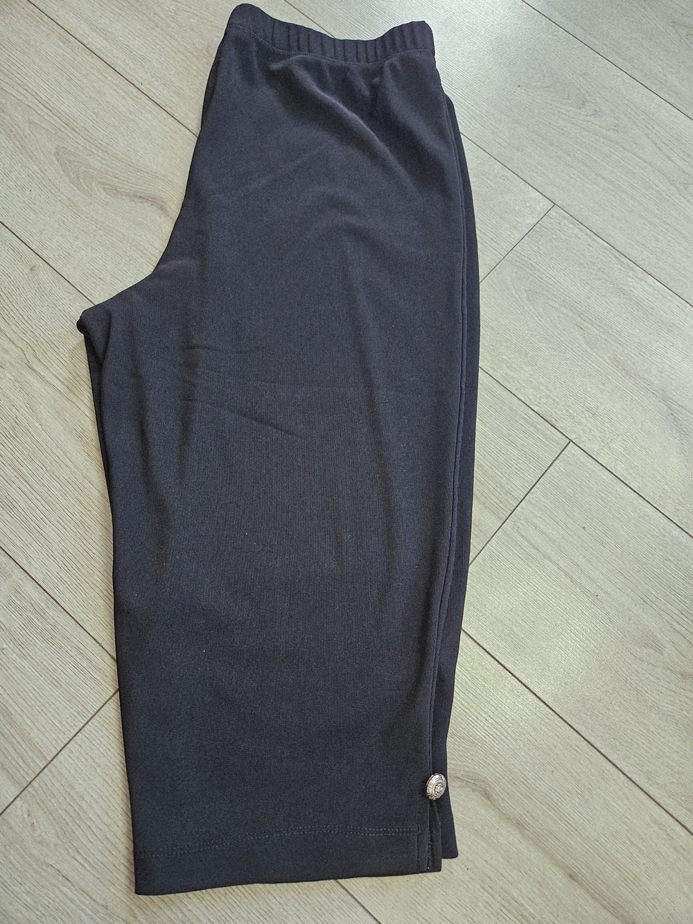 ​JUDY LOGAN Black Cropped Capris Pants Button Detail Plus Size 2XL Made CANADA🔥